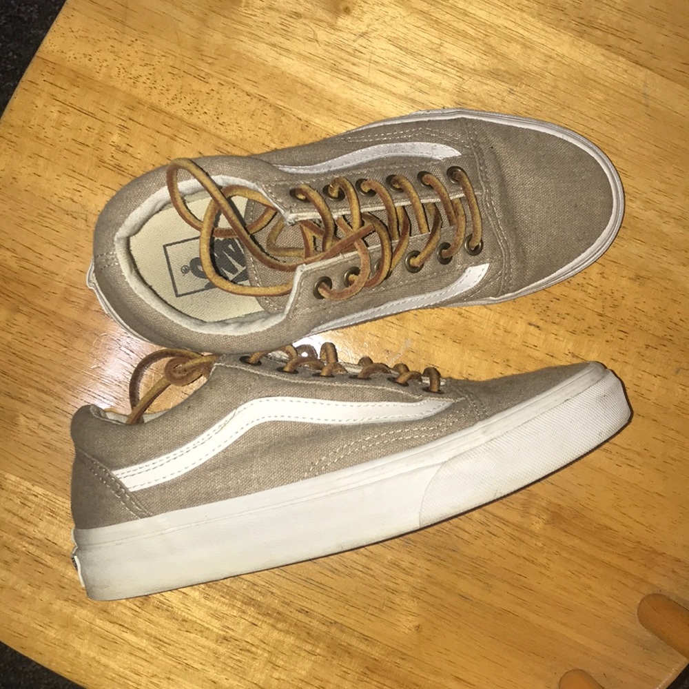 Tan vans